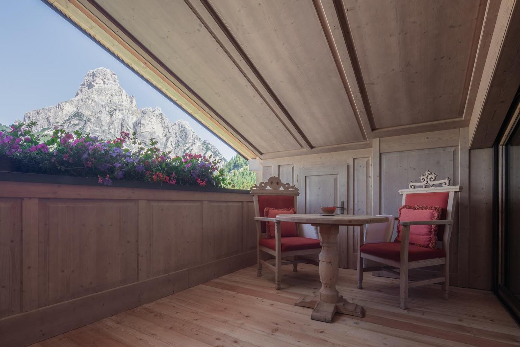 Hotel La Perla: The Leading Hotels Of The World Corvara In Badia Esterno foto