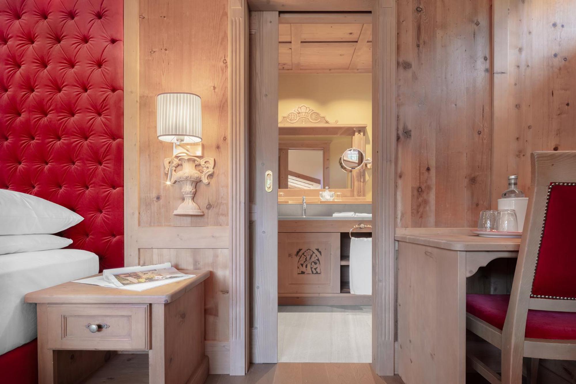 Hotel La Perla: The Leading Hotels Of The World Corvara In Badia Esterno foto