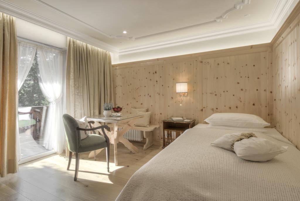 Hotel La Perla: The Leading Hotels Of The World Corvara In Badia Esterno foto