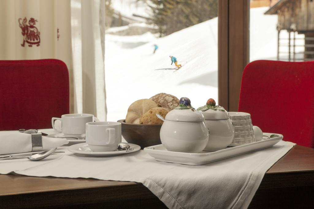 Hotel La Perla: The Leading Hotels Of The World Corvara In Badia Esterno foto