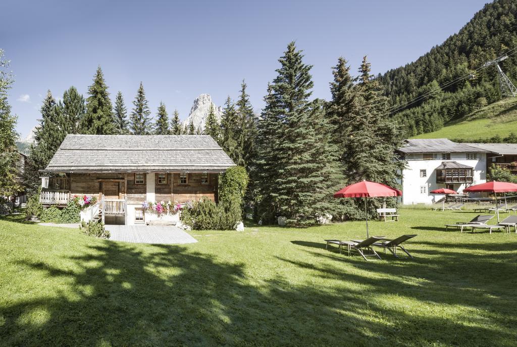 Hotel La Perla: The Leading Hotels Of The World Corvara In Badia Esterno foto