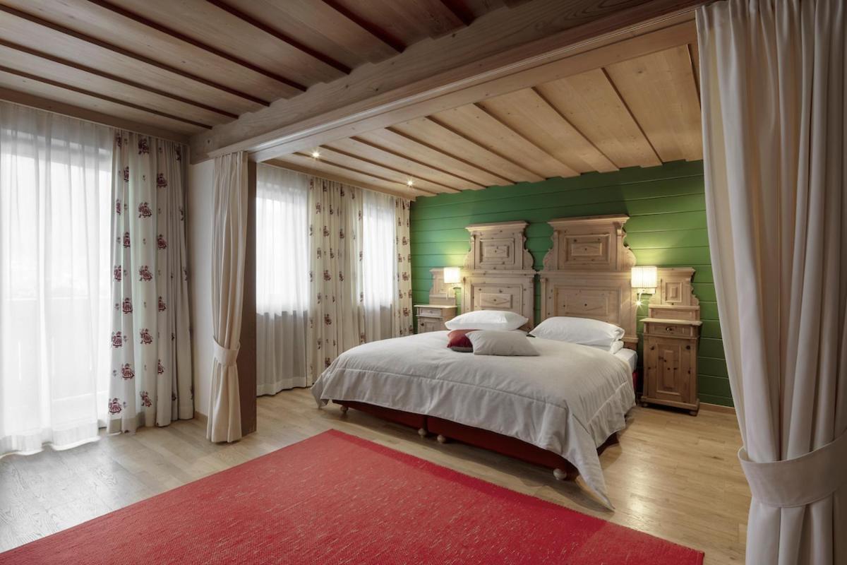 Hotel La Perla: The Leading Hotels Of The World Corvara In Badia Esterno foto